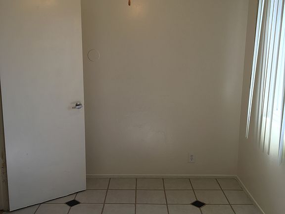 5th image of 125 S Mariposa Ave APT 13