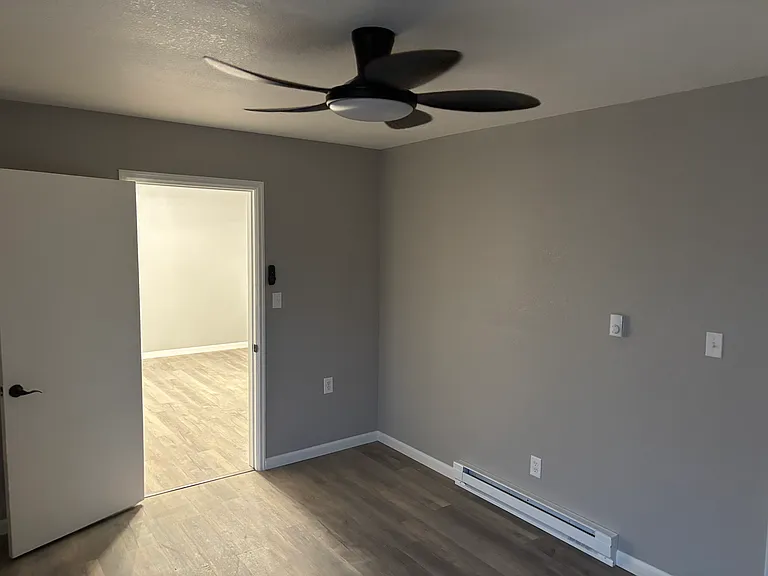 2433 Clayton Dr — Photo 11