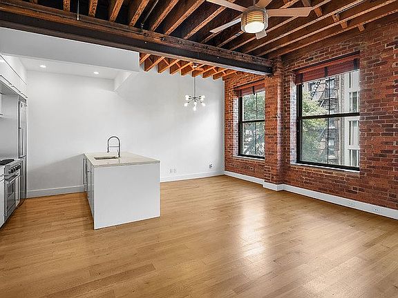 3rd image of 406 W 45th St APT 3B