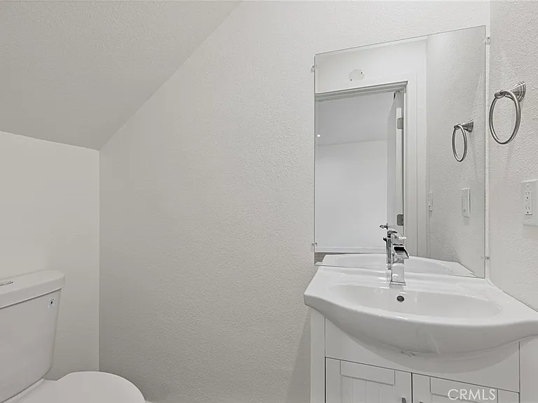 5339 1/2 Bellingham Ave — Photo 10