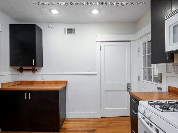 5th image of 1814 Beechwood Dr