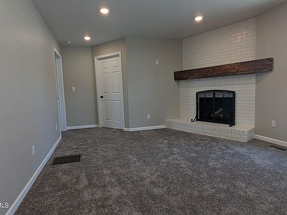 4th image of 1718 Southwest Blvd