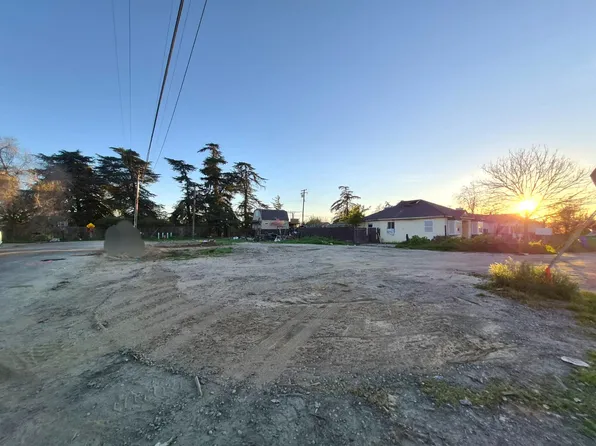 1102 Garden Ave, Modesto, CA 95351