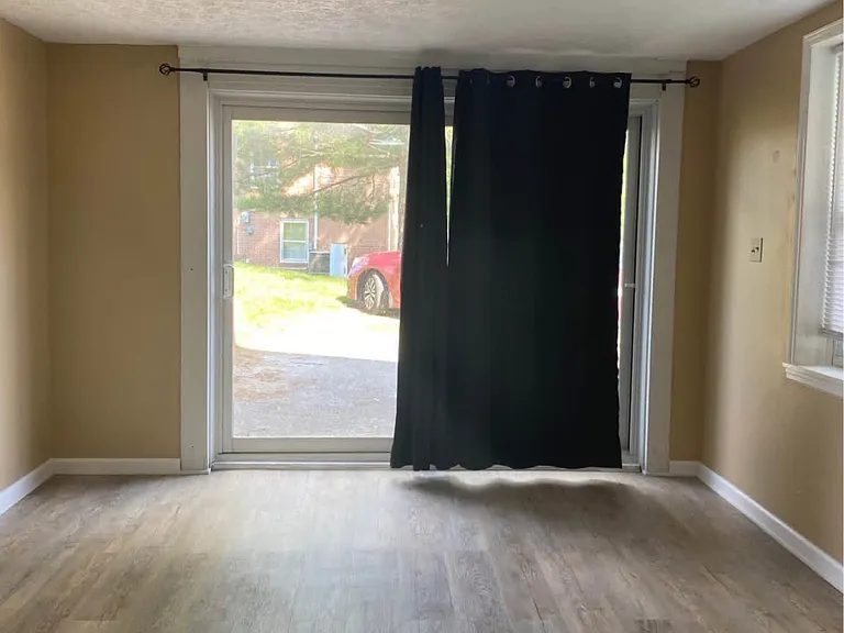 1109 Memorial Dr — Photo 17