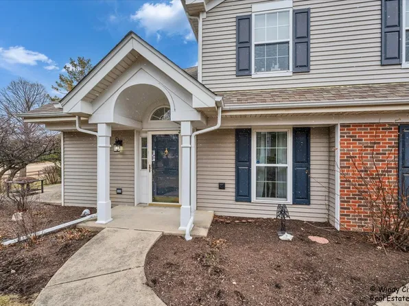 2054 Peach Tree Ln, Algonquin, IL 60102