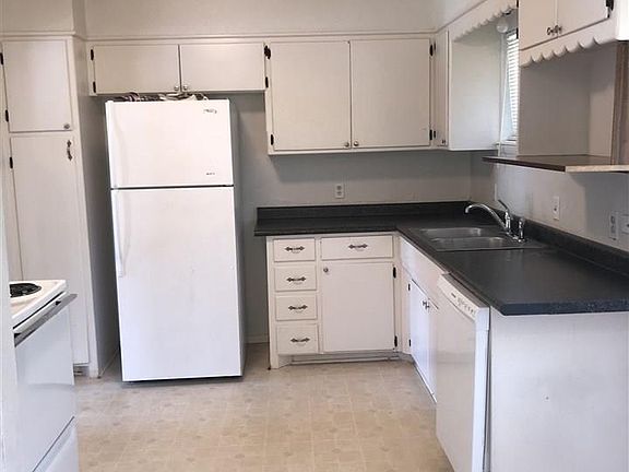5th image of 4618 Stanford Ave