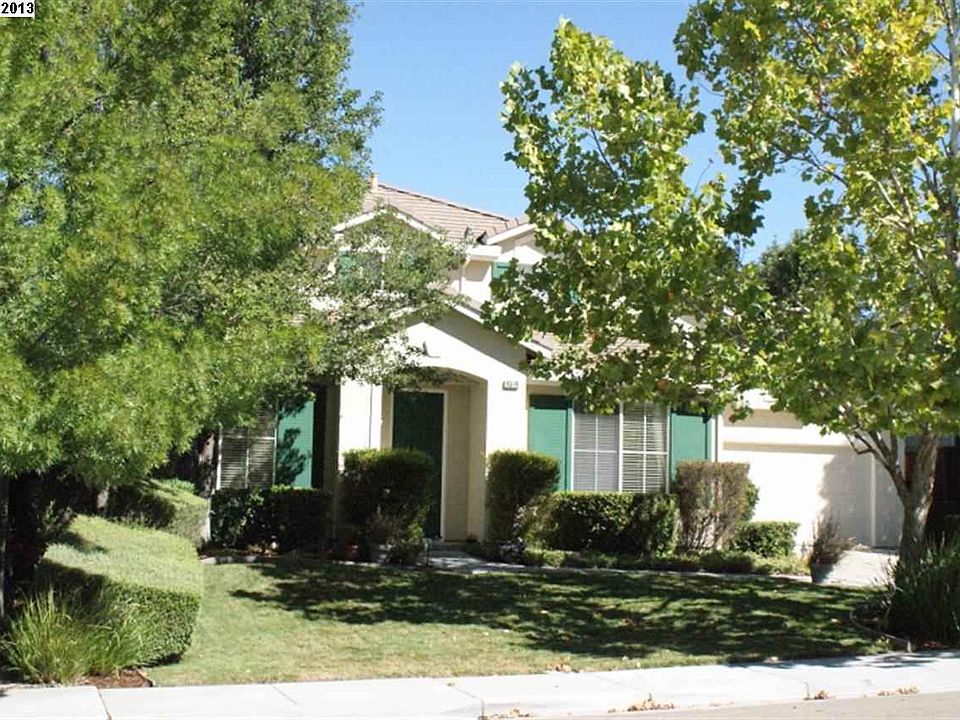 2nd image of 4514 Wagon Trail Way