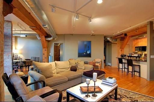 3rd image of 520 W Huron St #Pub18