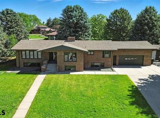 1201 Larkspur Dr, Scottsbluff, NE 69361