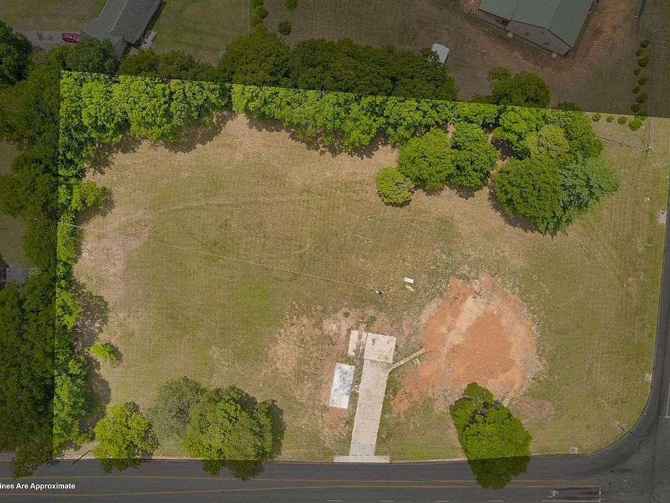1st image of 601 Lyman Rd