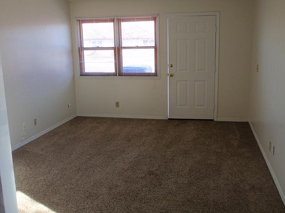 4th image of 1304 Parkside Dr