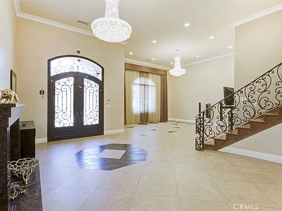 4th image of 10610 Oak Tree Way