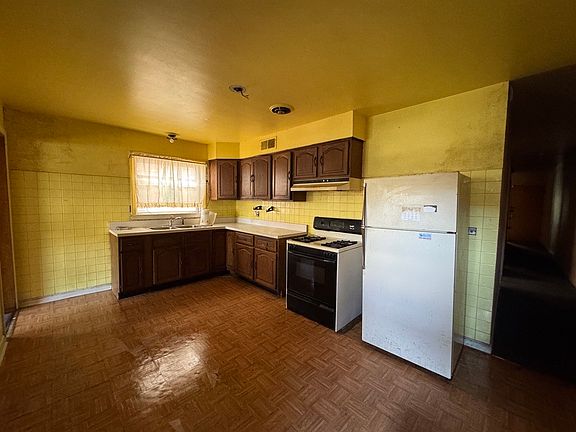 3rd image of 6541 N Hoyne Ave #1S