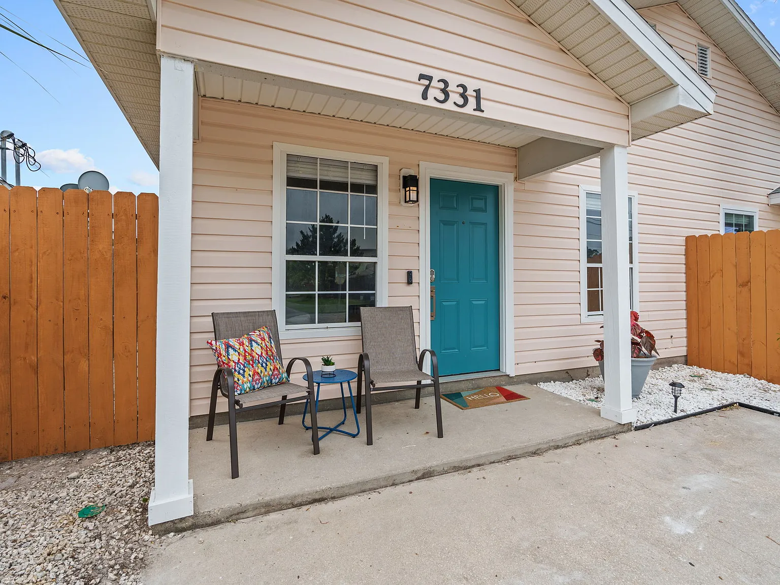 2 bed, 844 sqft, $2,600 — Photo 3