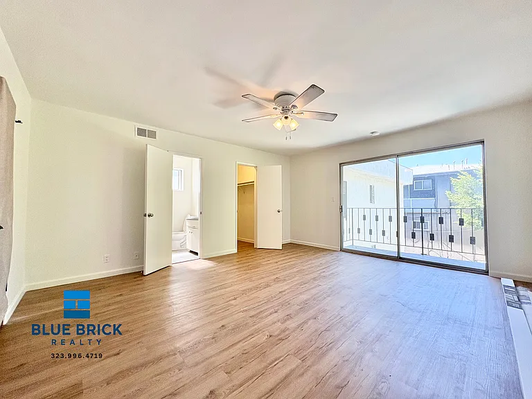 942 N Gardner St #204 — Photo 9