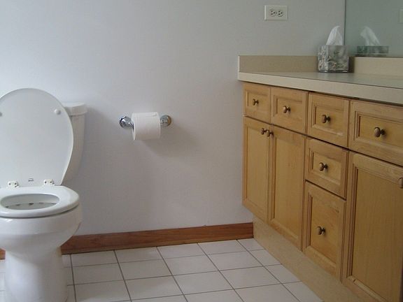 2nd image of 2741 N Southport Ave #3