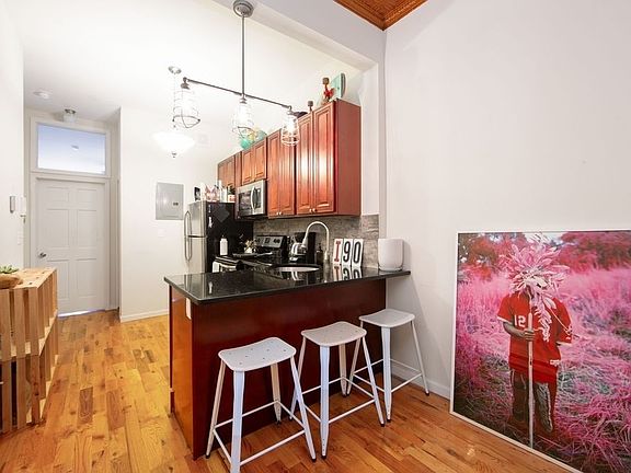 5th image of 1507 Dekalb Ave APT 2R