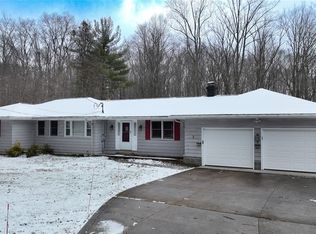 13695 Auburn Rd, Newbury, OH 44065
