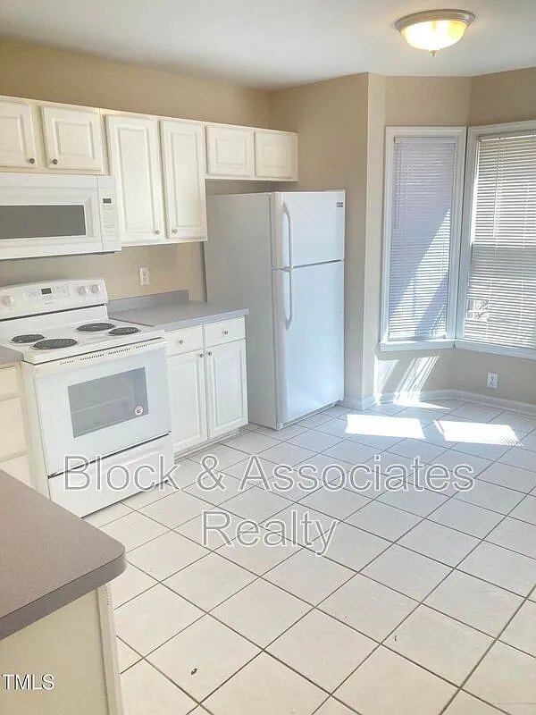 2 bed, 2.0 bath, $1,175 — Photo 2