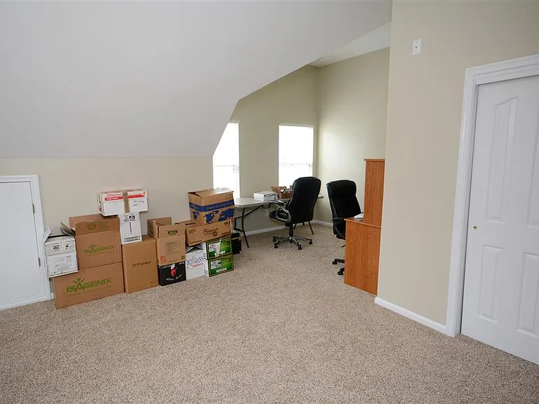 414 Sawyers Mill Xing — Photo 30