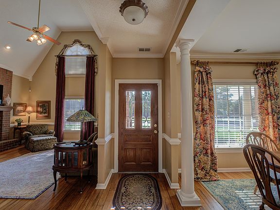 2nd image of 936 Ten Oaks Dr