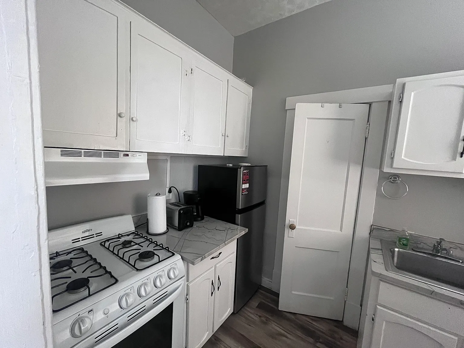 Studio, 500 sqft, $1,250 — Photo 4
