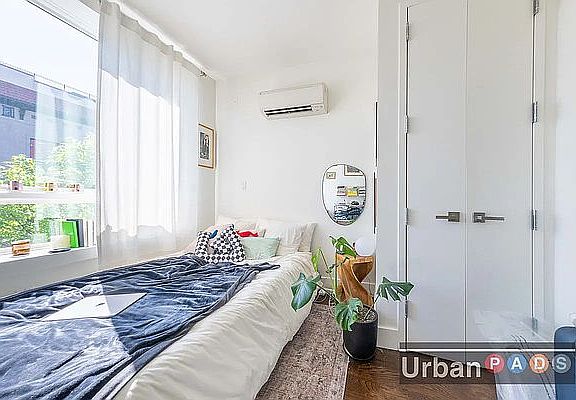 4th image of 1234 Bedford Ave #5Q