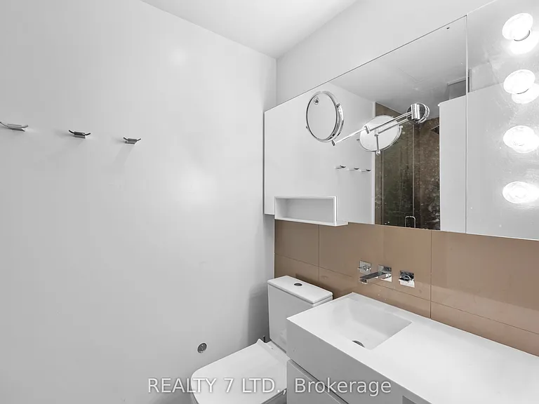 45 Charles St E #1808 — Photo 27