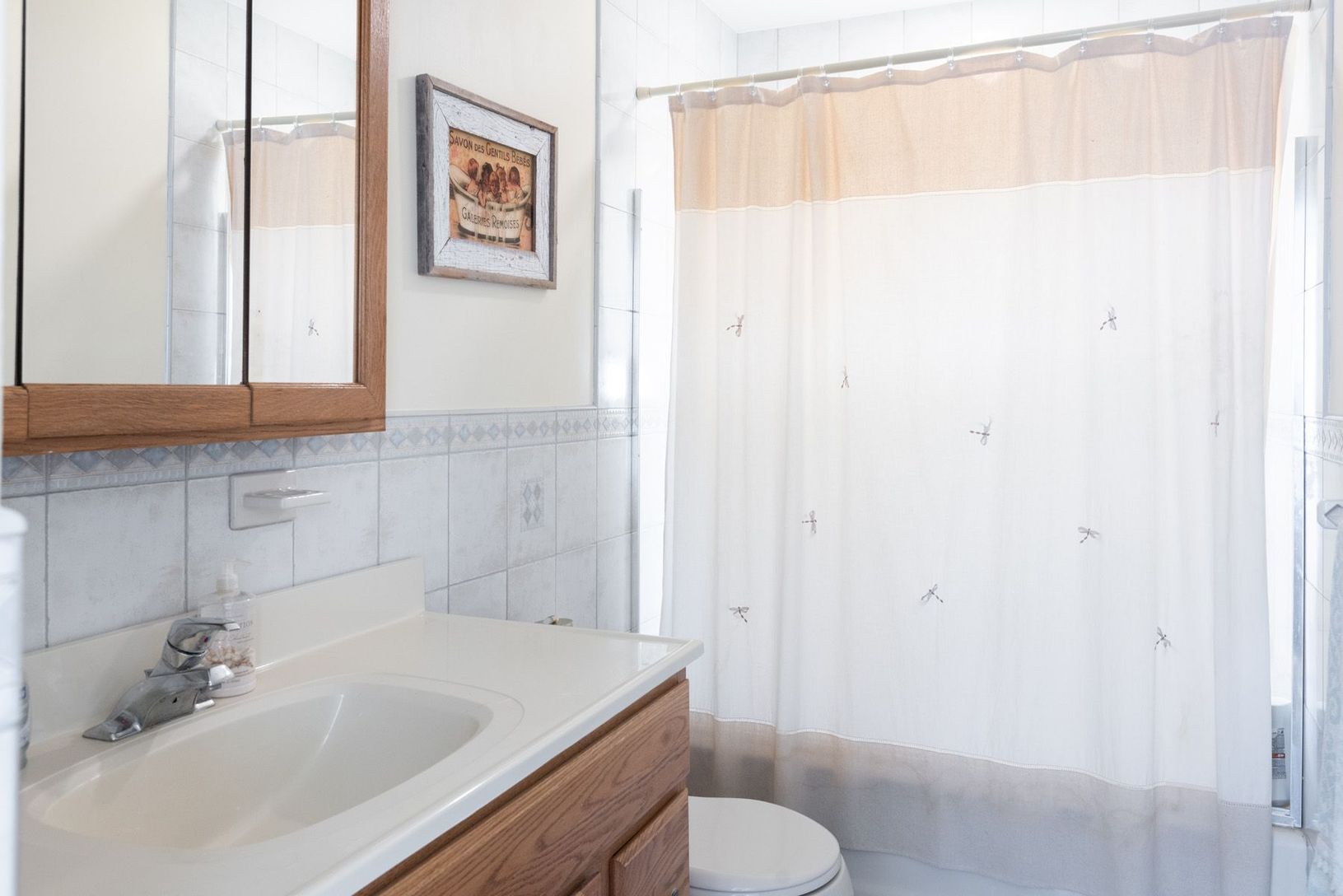  Full Hall Bath