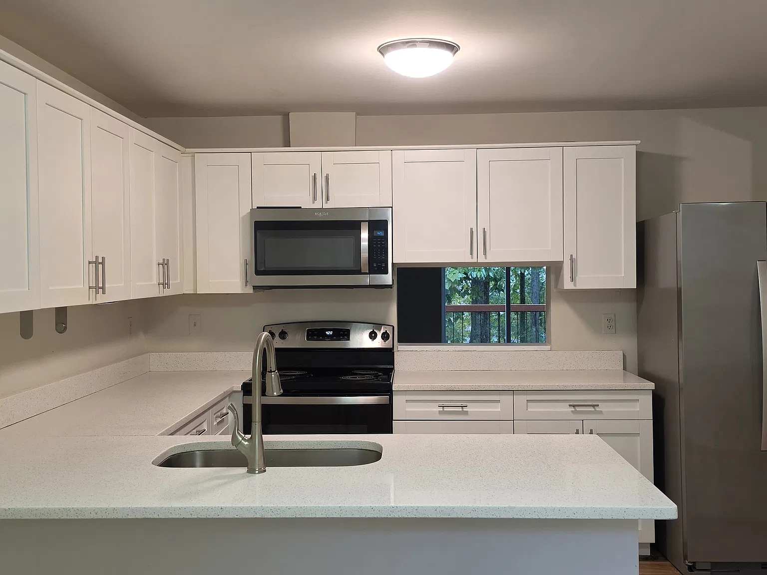 4 bed, 3.5 bath, 1987 sqft, $2,895 — Photo 4