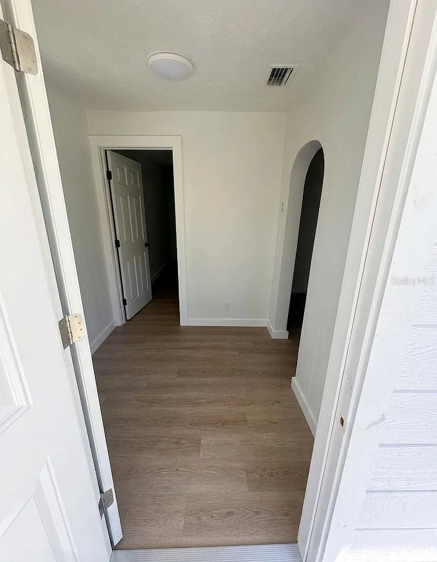 3 bed, 1.0 bath, 1037 sqft, $2,895 — Photo 3