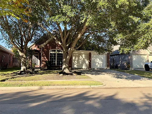1506 Rogers Lake Ln Photo 1