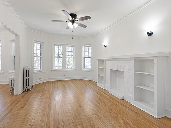 3rd image of 2633 W Ainslie St #2