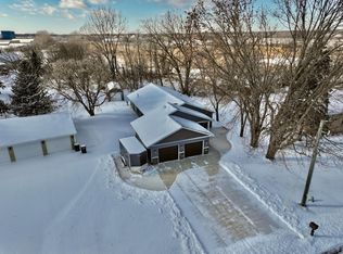 204 Pine St NW, New London, MN 56273