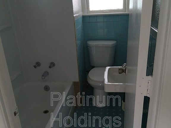 4th image of 1037 Neville Ave