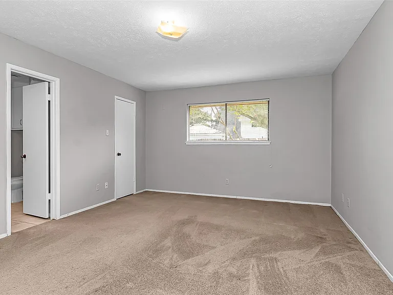 2710 Green Fields Dr — Photo 14