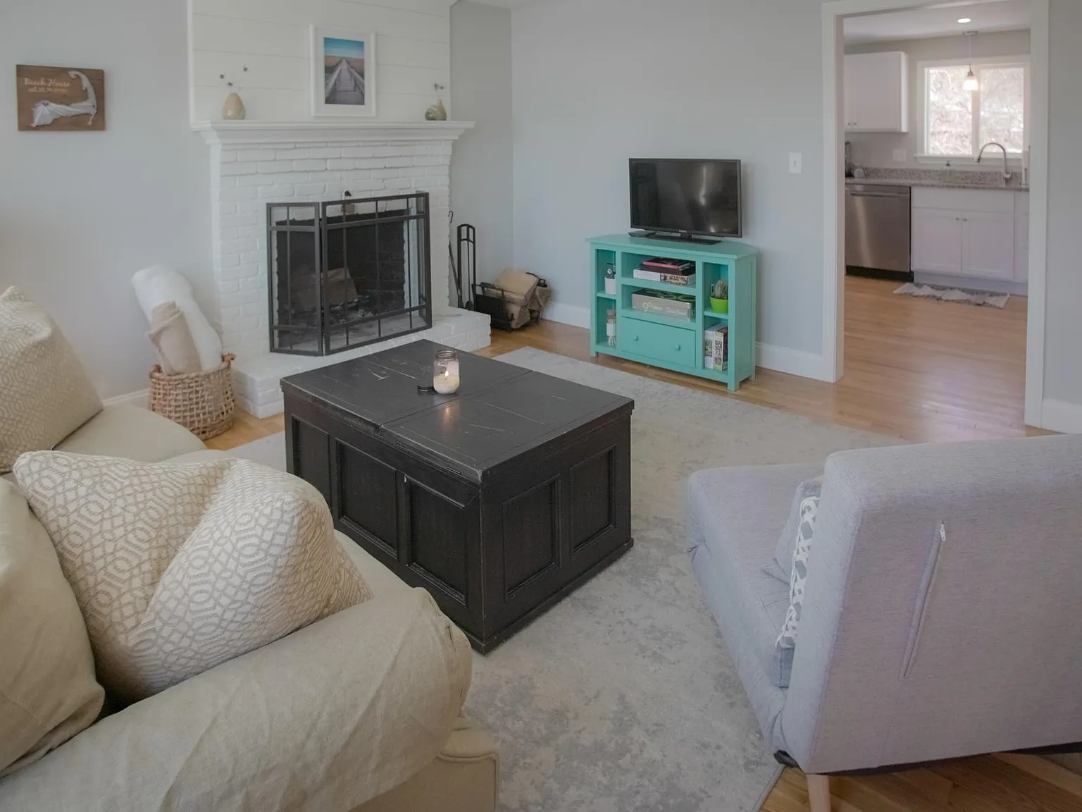 3 bed, 1284 sqft, $3,300 — Photo 4