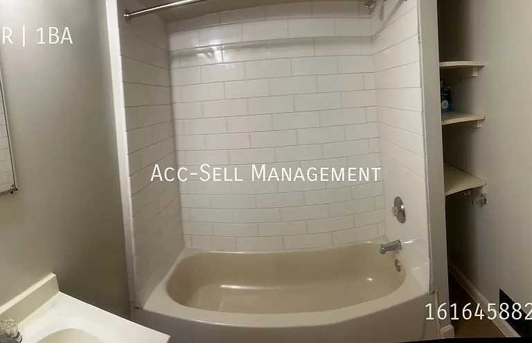 545 Fremont Ave NW — Photo 8