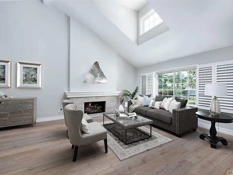 Montbury Dr — Photo 2