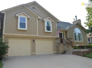 4056 SW Orleans Ct, Lees Summit, MO 64082