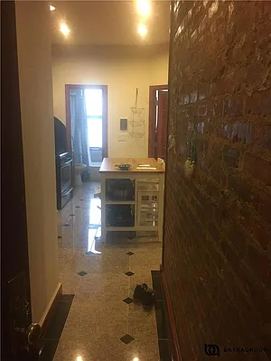 Rented by Batra Group Inc | media 30