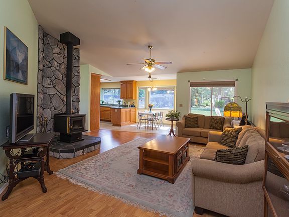 4th image of 9548 Quarter Horse Ln