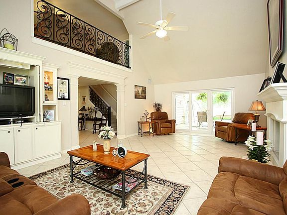 3rd image of 15222 Pebble Bend Dr