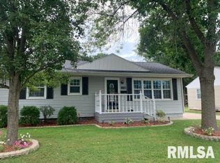1410 Lakelawn Dr, Jacksonville, IL 62650