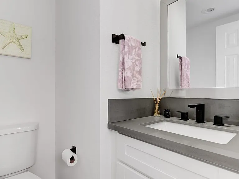 807 Highland Dr — Photo 51