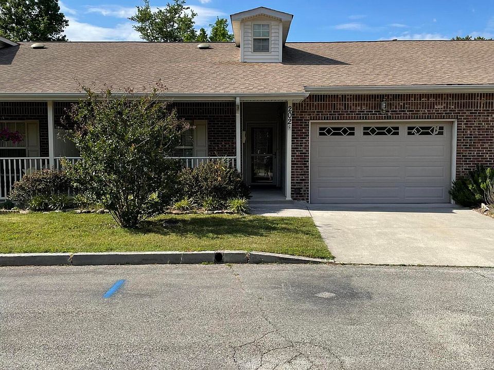 1st image of 202 Jonelle Ct
