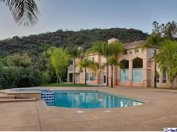 1907 Alpha Rd, Glendale, CA 91208