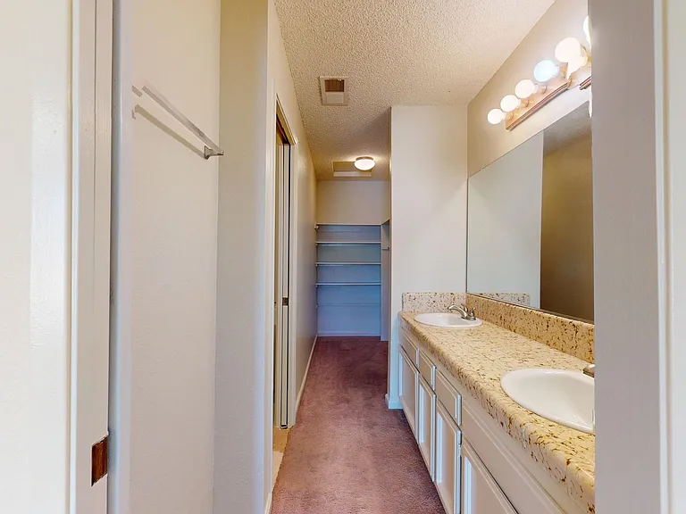 1027 W Dakota Ave #104 — Photo 13