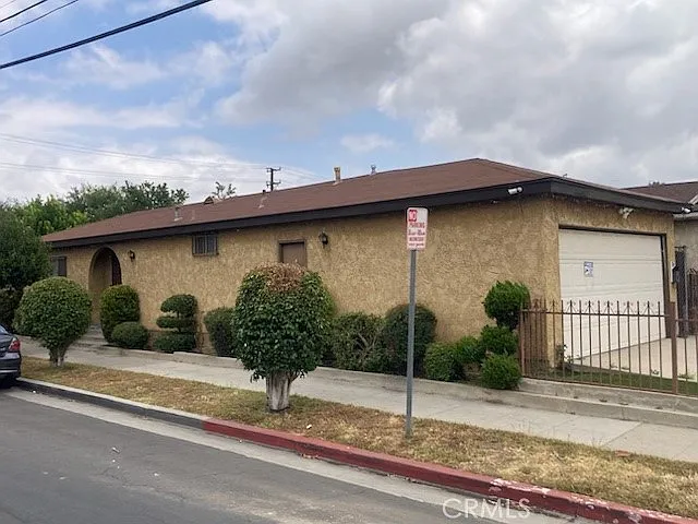 1049 Hewitt St — Photo 1