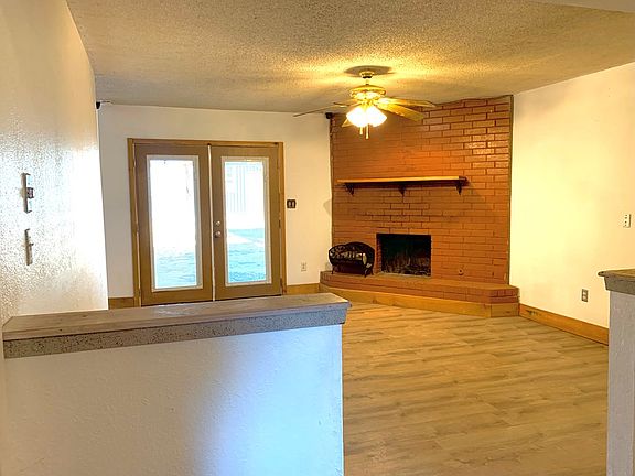 3rd image of 408 W Dormard Ave
